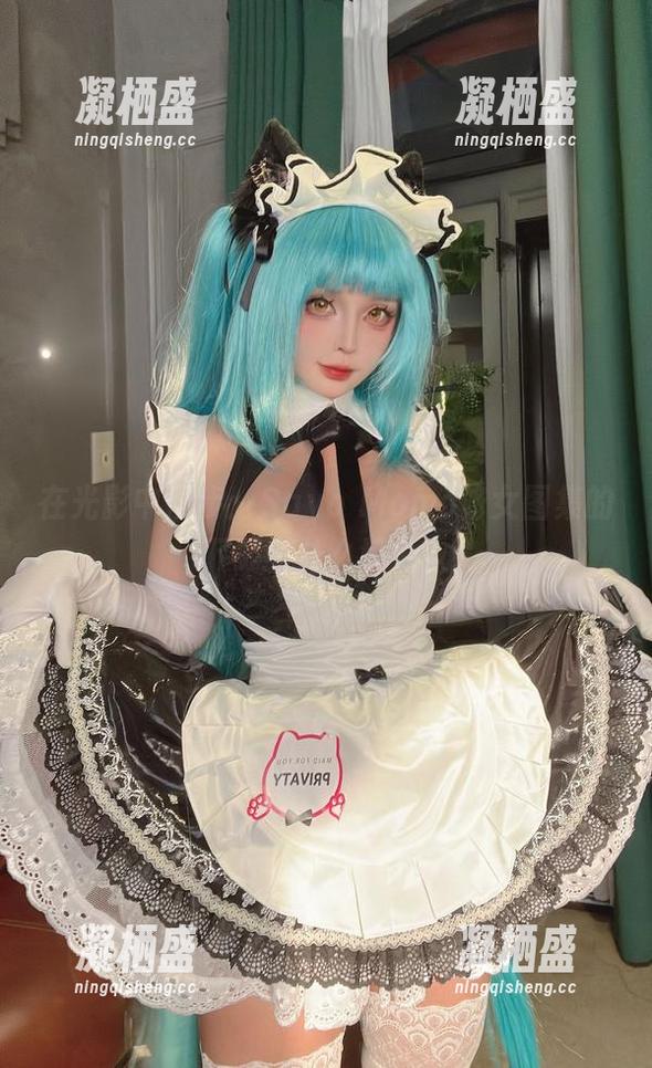 在光影中漫步：Sayo Momo修女图集的下载有什么好处？